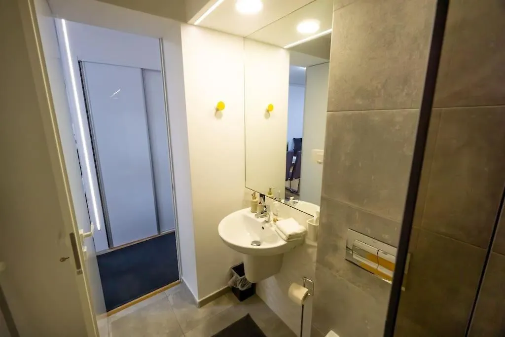 Uptown Elegant Apartment Voluntari