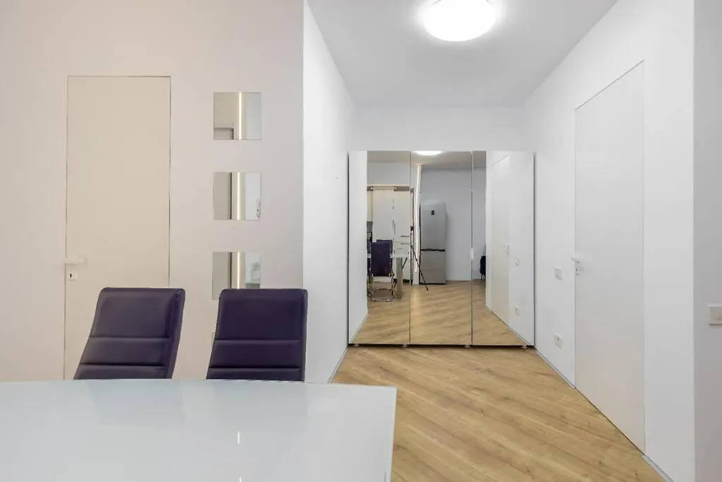 Uptown Elegant Apartment Voluntari